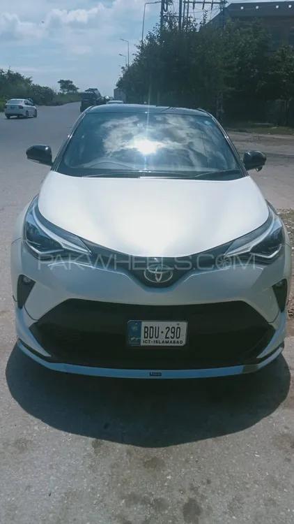 Toyota C-HR 2019 for Sale in Islamabad Image-1