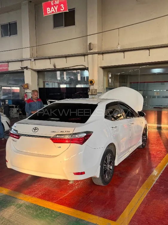 Toyota Corolla 2018 for Sale in Peshawar Image-1
