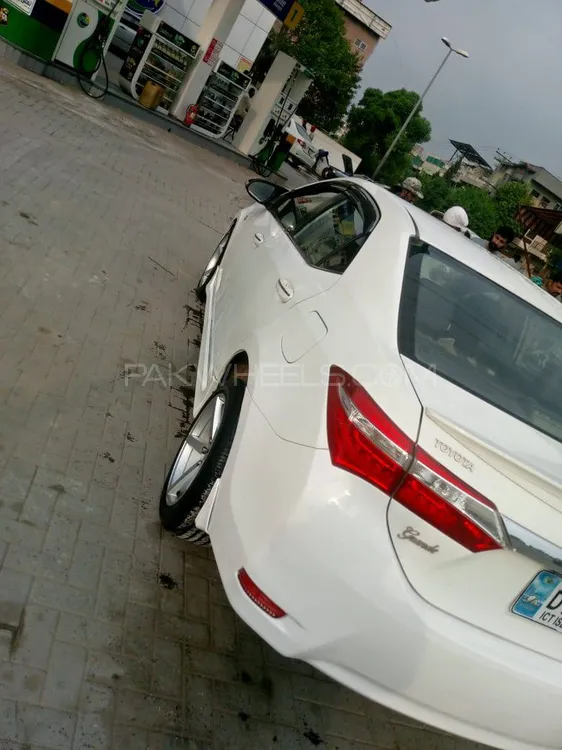 Toyota Corolla 2015 for Sale in Islamabad Image-1