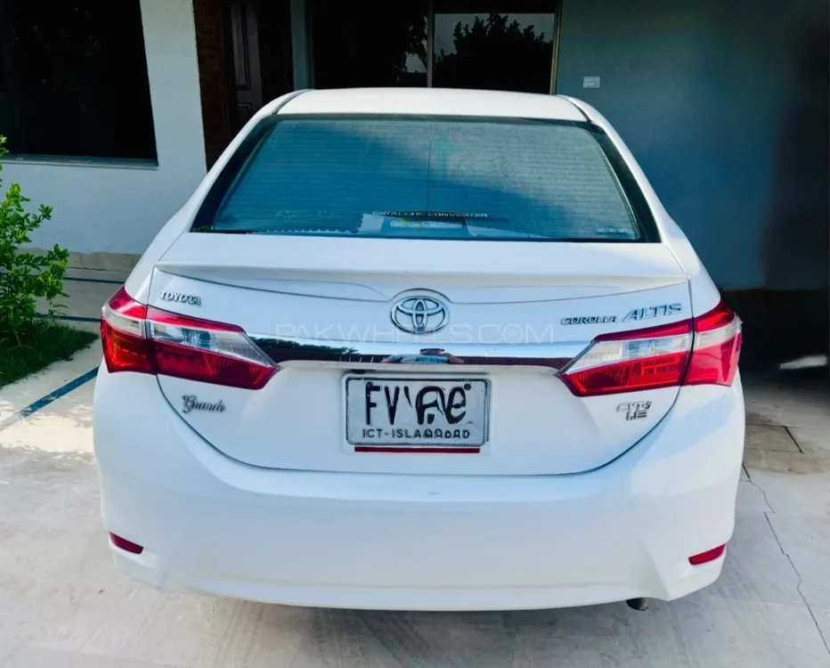 Toyota Corolla 2016 for Sale in Islamabad Image-1