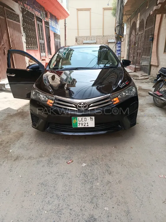 Toyota Corolla 2015 for Sale in Chichawatni Image-1