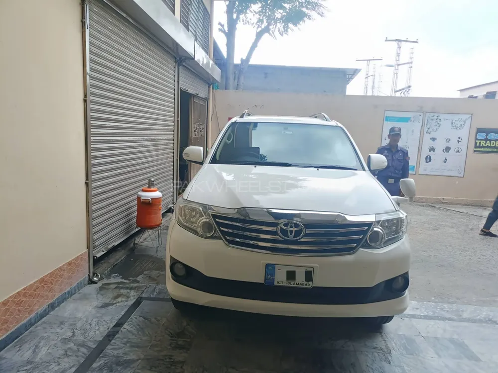 Toyota Fortuner 2016 for Sale in Abbottabad Image-1
