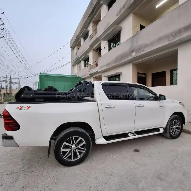 Toyota Hilux 2017 for Sale in Dera ismail khan Image-1