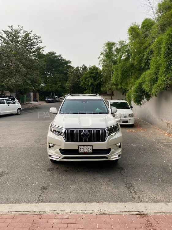 Toyota Prado 2017 for Sale in Lahore Image-1