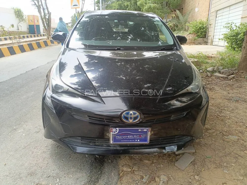 Toyota Prius 2018 for Sale in Karachi Image-1