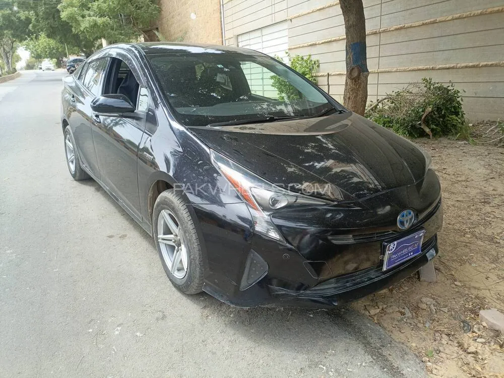 Toyota Prius 2018 for Sale in Karachi Toyota Prius 2018 for Sale in Karachi Image-2