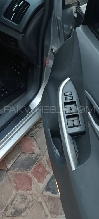 Toyota Prius 2011 for Sale in Peshawar Image-1