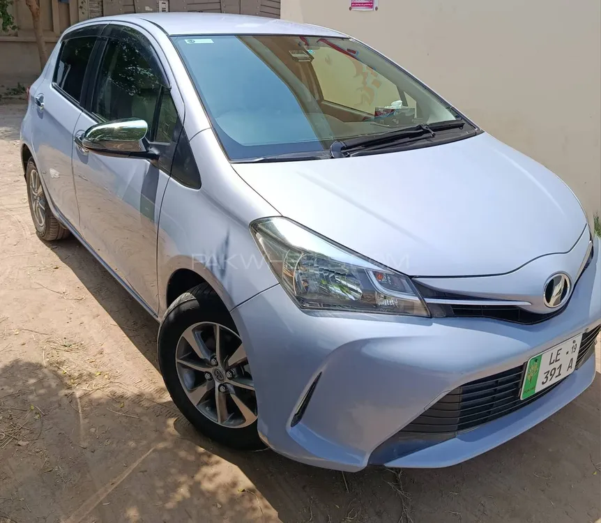 Toyota Vitz 2015 for Sale in Lahore Image-1