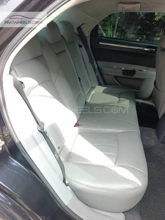 Chrysler 300 C 2006 for Sale in Lahore Chrysler 300 C 2006 for Sale in Lahore Image-15