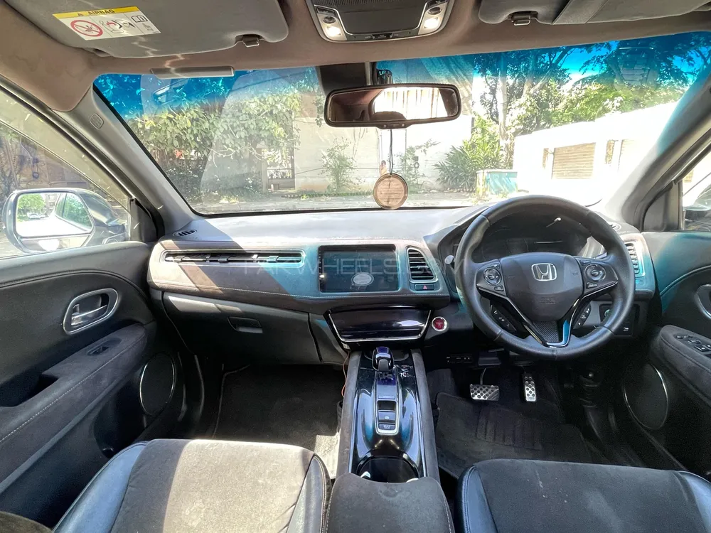 Honda Vezel 2016 for Sale in Islamabad Image-1