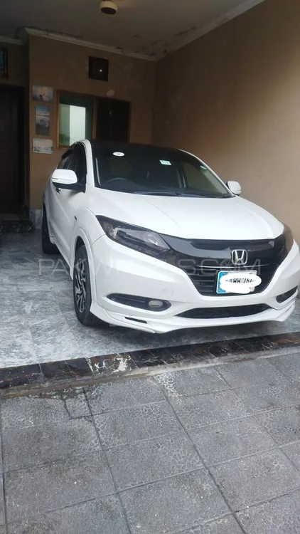 Honda Vezel 2015 for Sale in Faisalabad Image-1