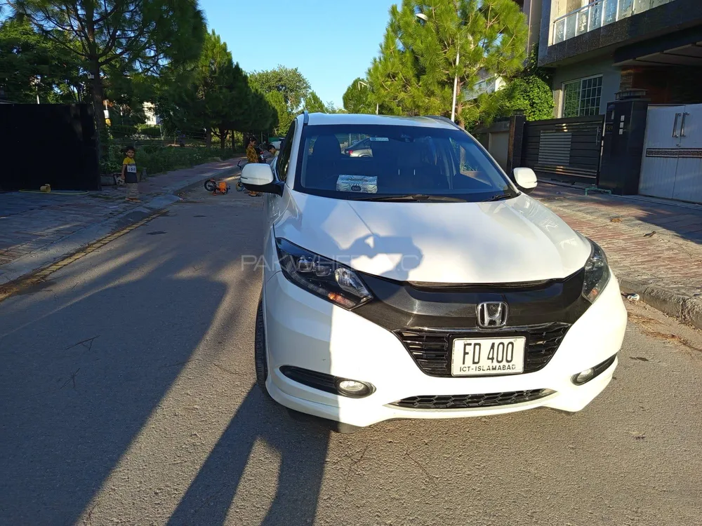 Honda Vezel 2015 for Sale in Rawalpindi Image-1