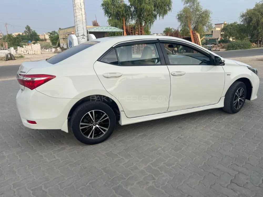 Toyota Corolla 2015 for Sale in Mian Wali Image-1