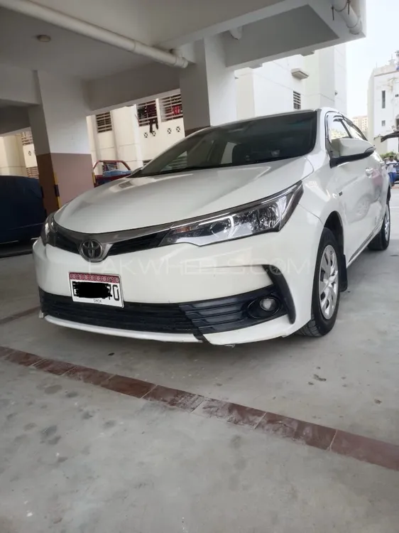Toyota Corolla 2017 for Sale in Karachi Image-1