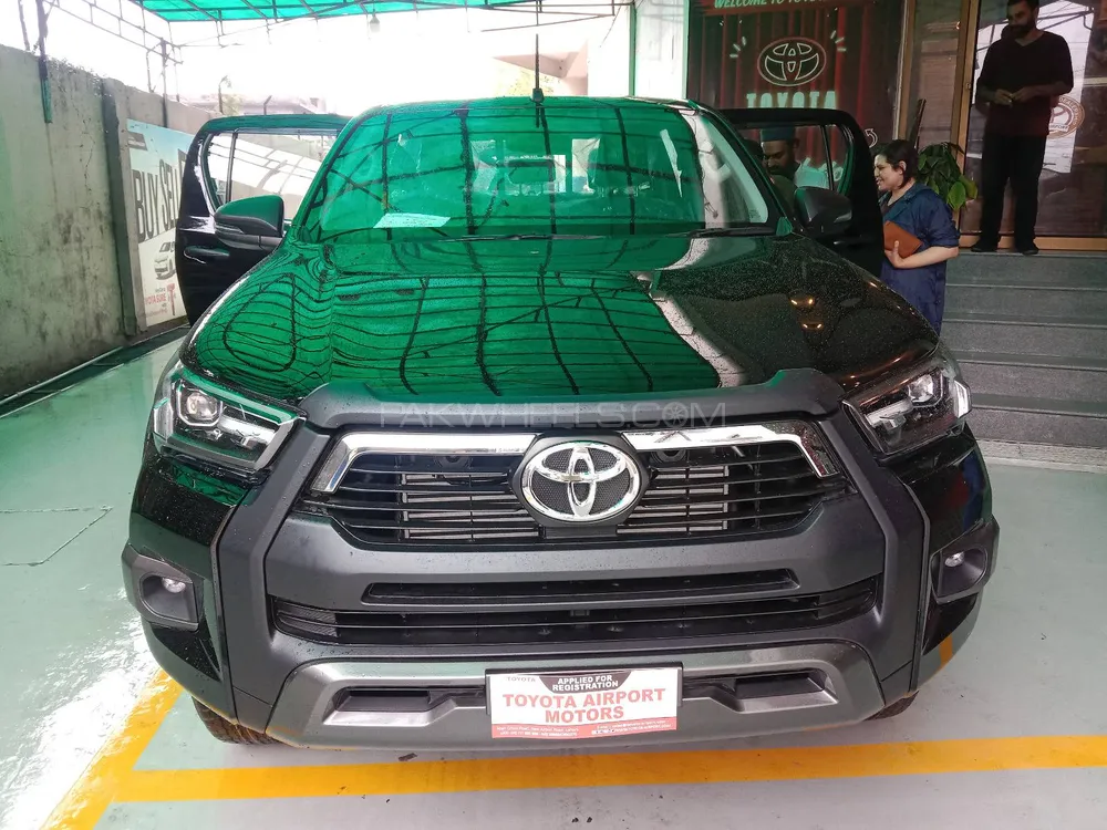 Toyota Hilux 2025 for Sale in Lahore Image-1