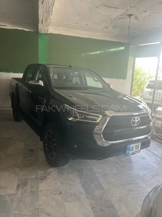 Toyota Hilux 2021 for Sale in Peshawar Image-1