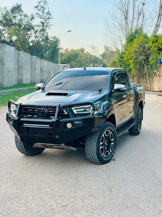 Toyota Hilux 2016 for Sale in Islamabad Image-1
