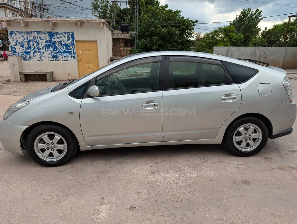 Toyota Prius 2007 for Sale in Islamabad Image-1