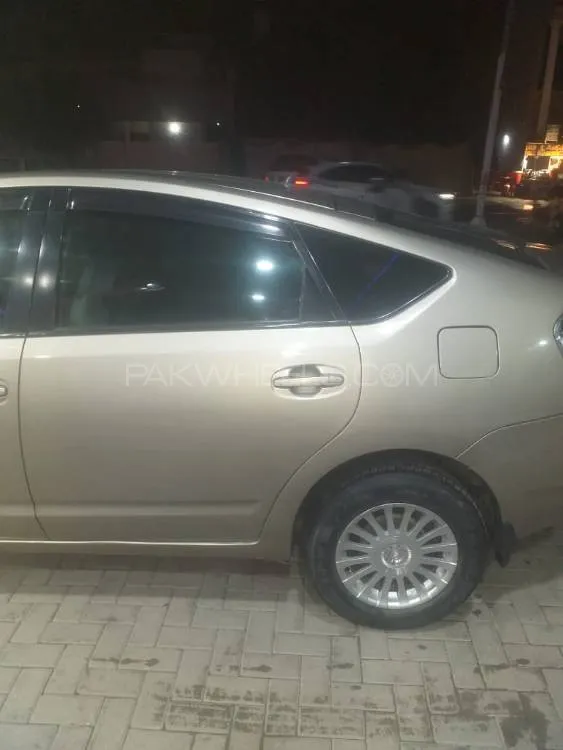 Toyota Prius 2007 for Sale in Lahore Image-1