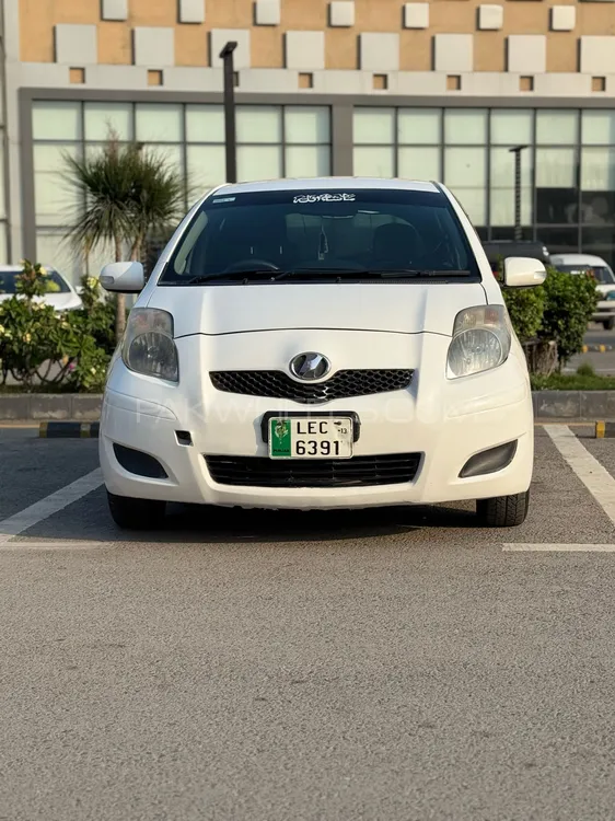 Toyota Vitz 2010 for Sale in Peshawar Image-1