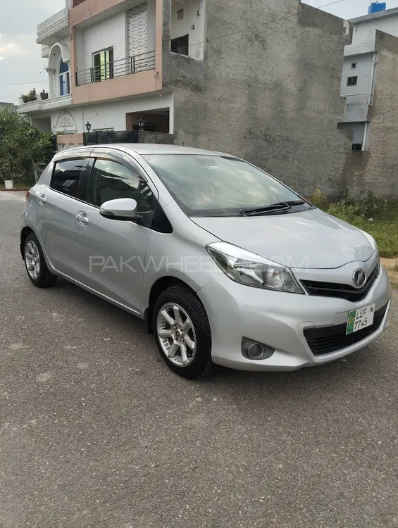 Toyota Vitz 2011 for Sale in Lahore Image-1
