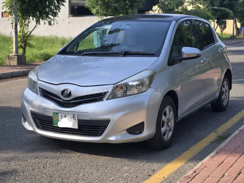 Toyota Vitz 2011 for Sale in Lahore Image-1
