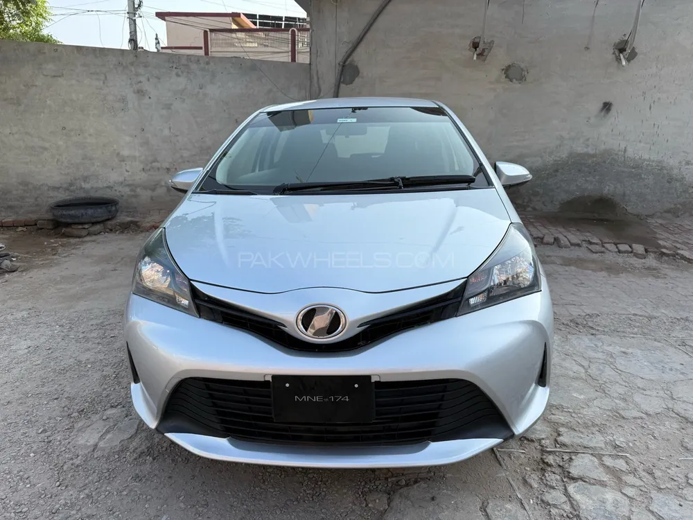 Toyota Vitz 2014 for Sale in Multan Image-1