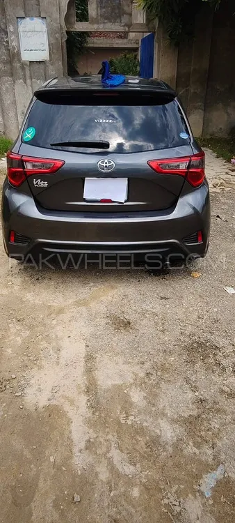 Toyota Vitz 2018 for Sale in Okara Image-1