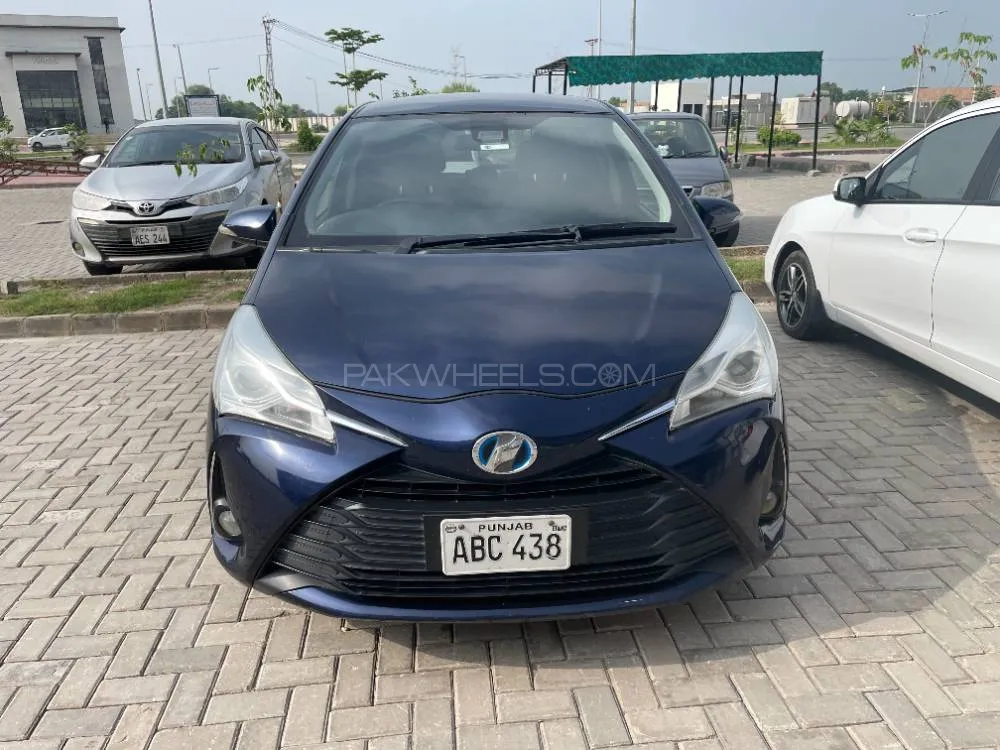 Toyota Vitz 2017 for Sale in Multan Image-1