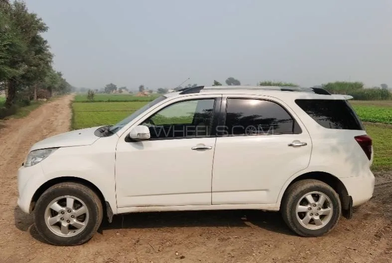 Daihatsu Terios 2010 for Sale in Islamabad Image-1
