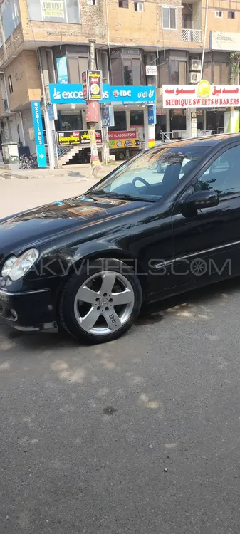 Mercedes Benz C Class 2004 for Sale in Islamabad Image-1