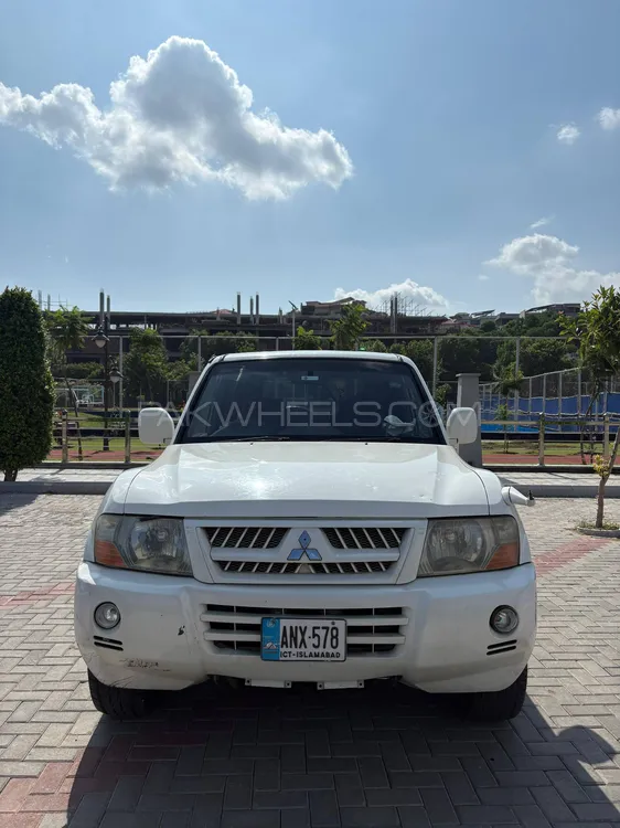 Mitsubishi Pajero 2005 for Sale in Islamabad Image-1