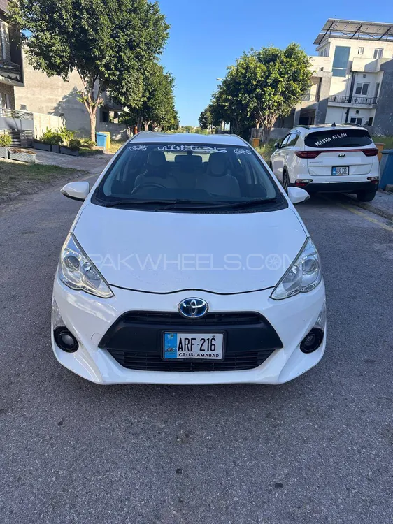 Toyota Aqua 2016 for Sale in Islamabad Image-1