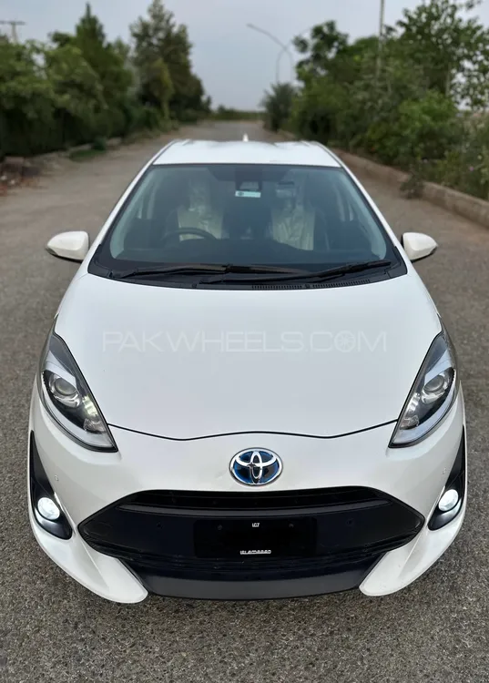 Toyota Aqua 2018 for Sale in Peshawar Image-1