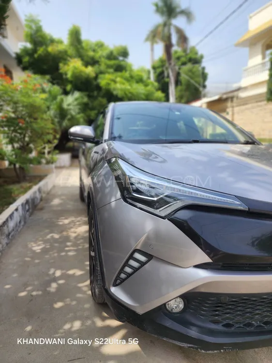 Toyota C-HR 2017 for Sale in Karachi Toyota C-HR 2017 for Sale in Karachi Image-2