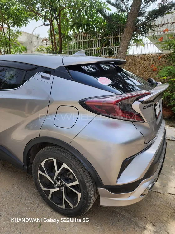 Toyota C-HR 2017 for Sale in Karachi Toyota C-HR 2017 for Sale in Karachi Image-6