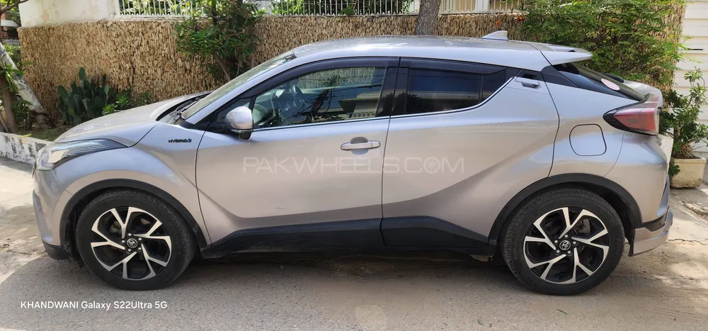 Toyota C-HR 2017 for Sale in Karachi Toyota C-HR 2017 for Sale in Karachi Image-7