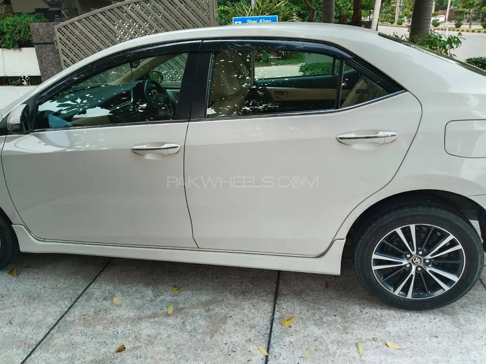 Toyota Corolla 2021 for Sale in Lahore Image-1