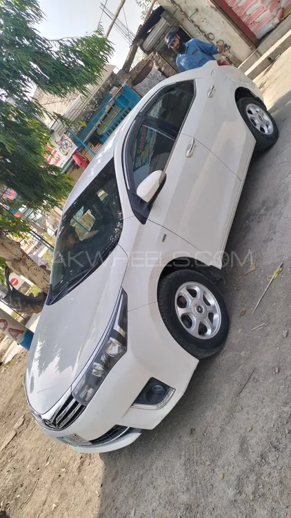Toyota Corolla 2015 for Sale in Islamabad Image-1