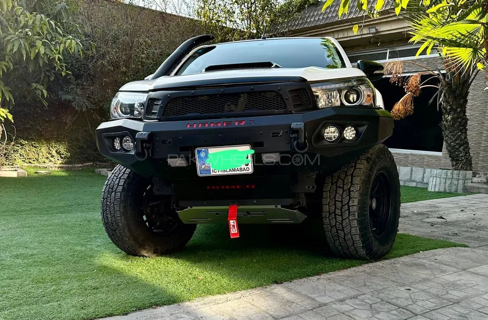 Toyota Hilux 2017 for Sale in Islamabad Image-1
