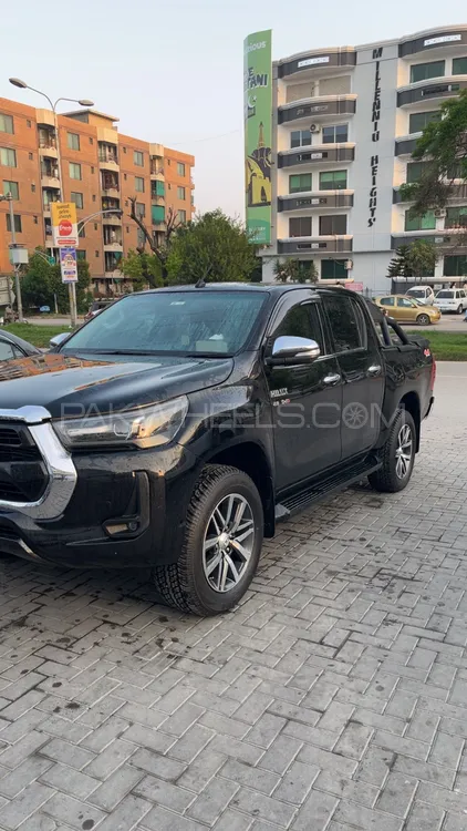 Toyota Hilux 2019 for Sale in Islamabad Image-1
