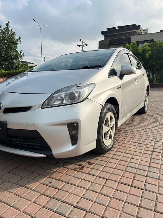 Toyota Prius 2013 for Sale in Faisalabad Image-1