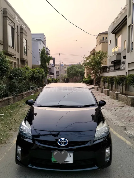 Toyota Prius 2011 for Sale in Lahore Image-1
