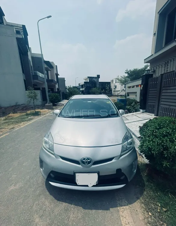 Toyota Prius 2012 for Sale in Lahore Image-1