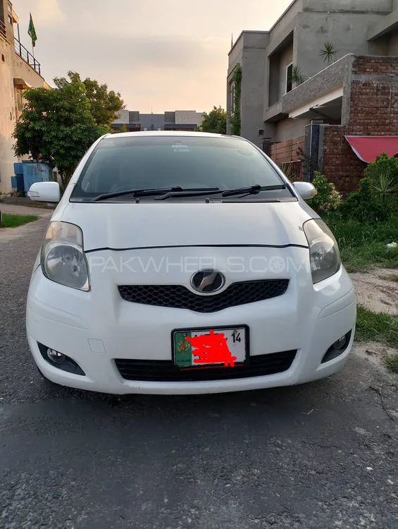 Toyota Vitz 2010 for Sale in Faisalabad Image-1
