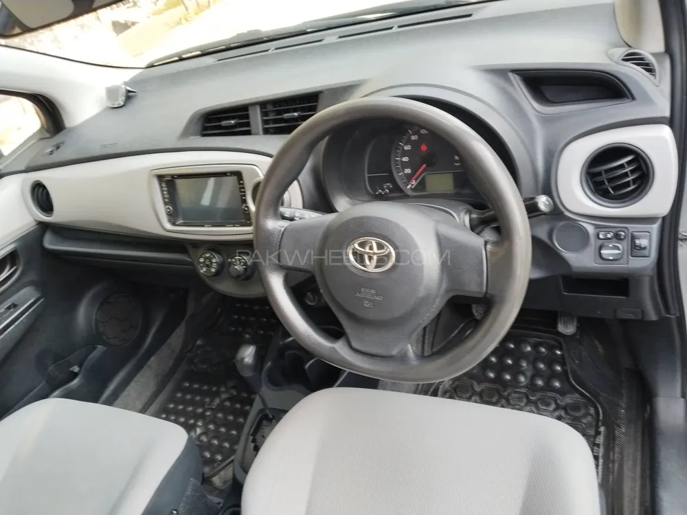 Toyota Vitz 2011 for Sale in Wah cantt Image-1