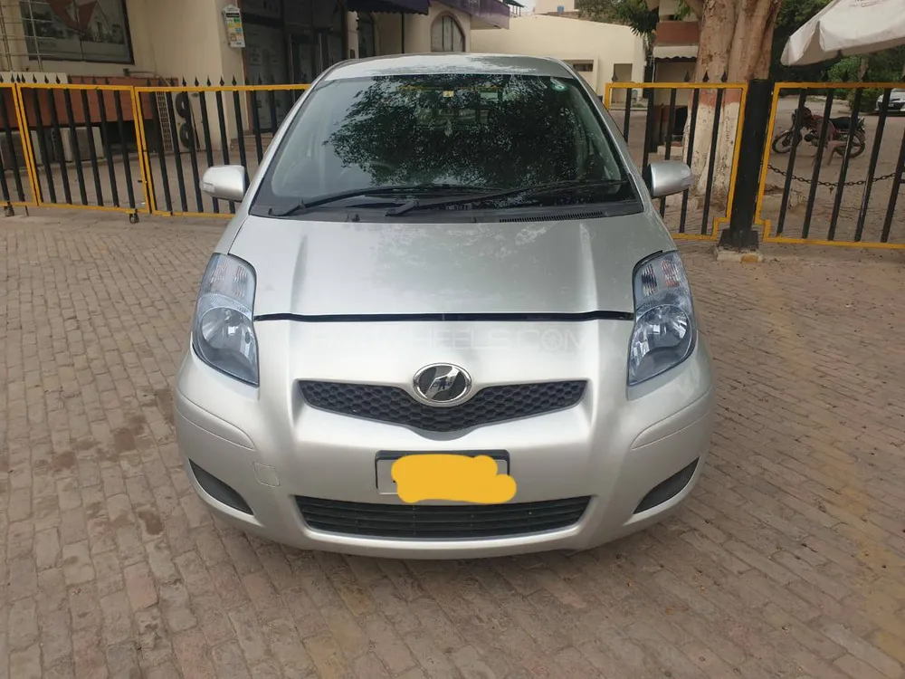 Toyota Vitz 2009 for Sale in Multan Image-1