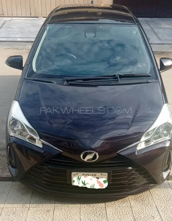 Toyota Vitz 2018 for Sale in Lahore Image-1