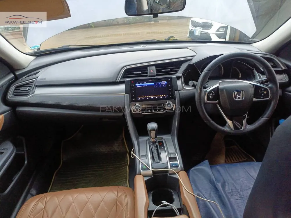 Honda Civic 2018 for Sale in Faisalabad Honda Civic 2018 for Sale in Faisalabad Image-10