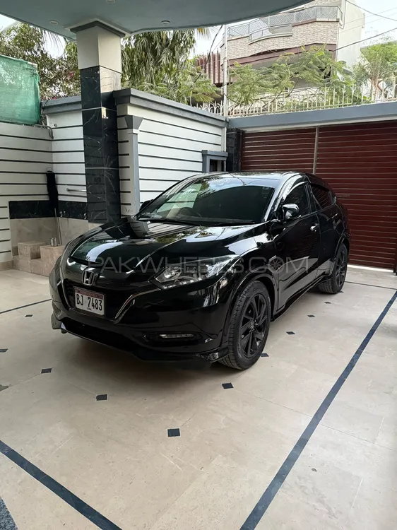 Honda Vezel 2018 for Sale in Karachi Image-1